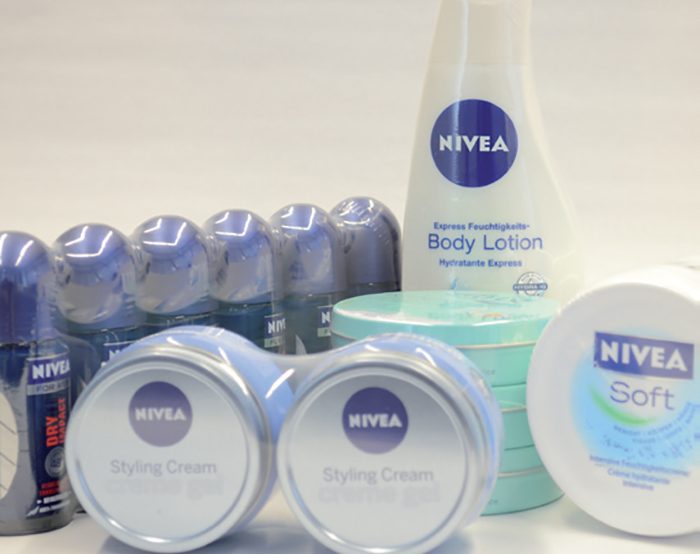 mang-co-pof-chai-my-pham-hop-giay